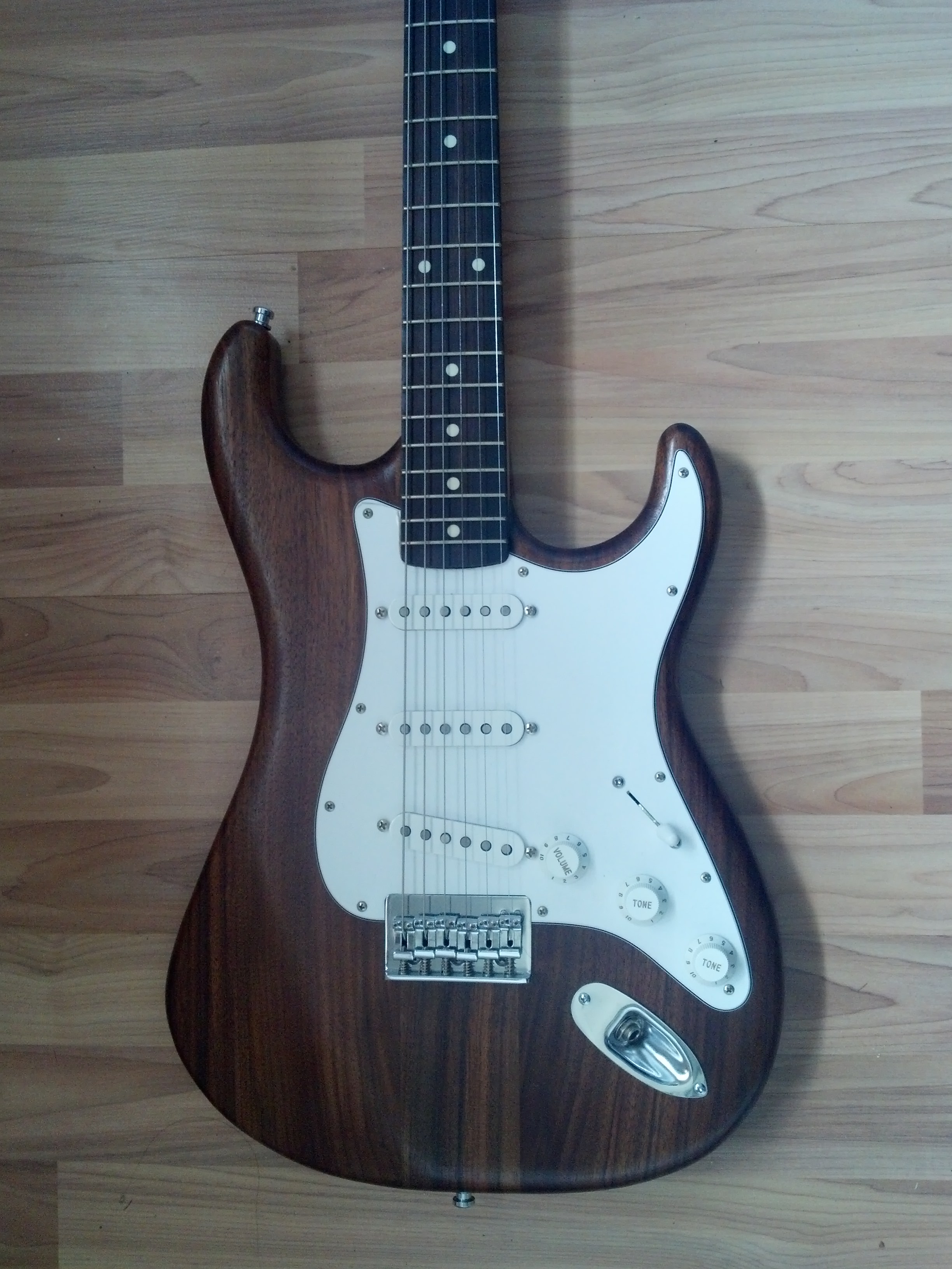 Walnut American Hardtail Strat - Vintage Specs - SOLD Walnut American Hardtail Strat - Vintage Specs - SOLD